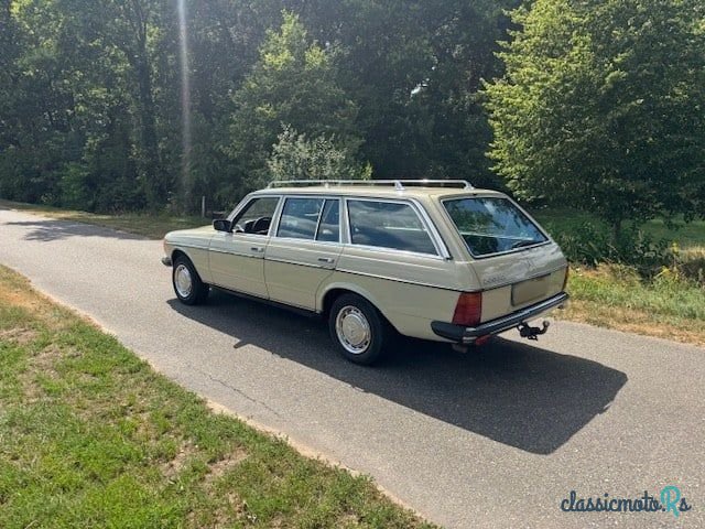 1982' Mercedes-Benz 300 photo #3