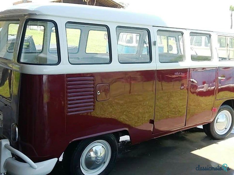 1969' Volkswagen Tipe 2 15 Window Bus photo #2