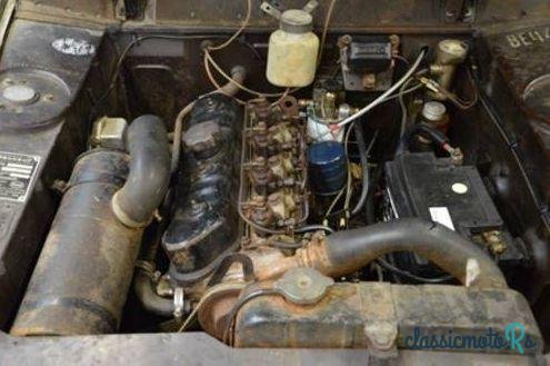 1969' Peugeot 404 Pick-Up photo #3