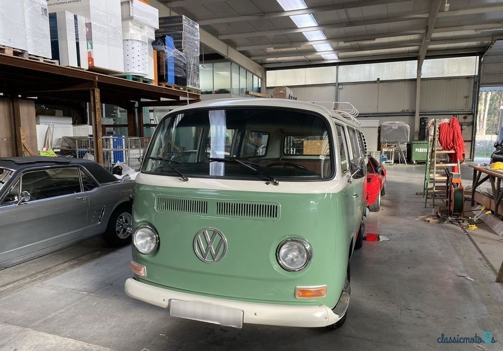 1975' Volkswagen Type 2 photo #3