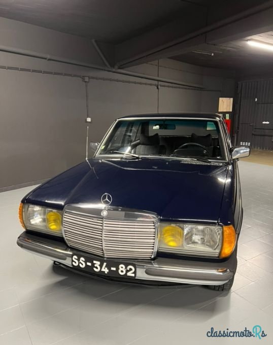 1977' Mercedes-Benz 300 photo #1