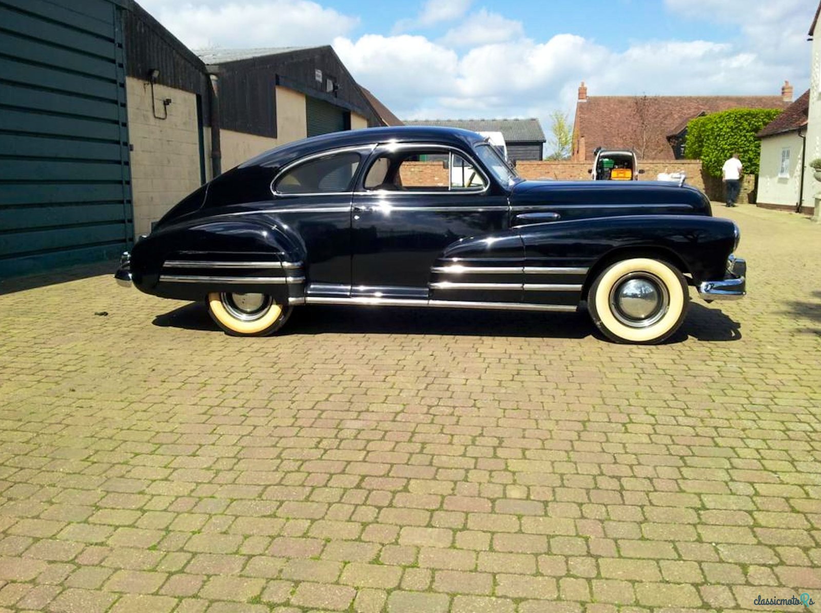 1948' Buick Model 46 Special Sedaette photo #3