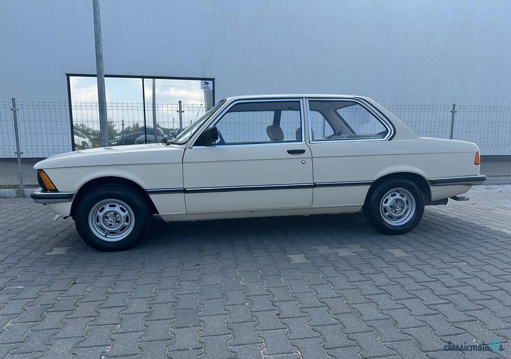1980' BMW Seria 3 316 photo #3