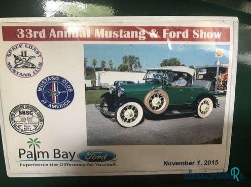 1929' Ford Model A Deluxe Roadster photo #4