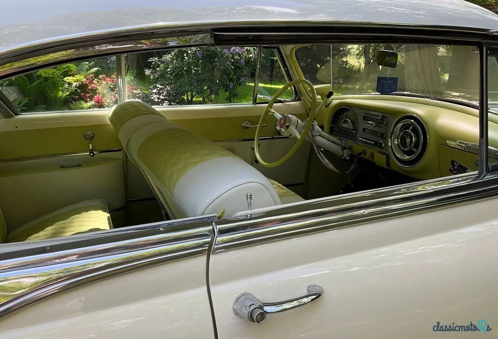 1953' Pontiac Laurentian photo #3