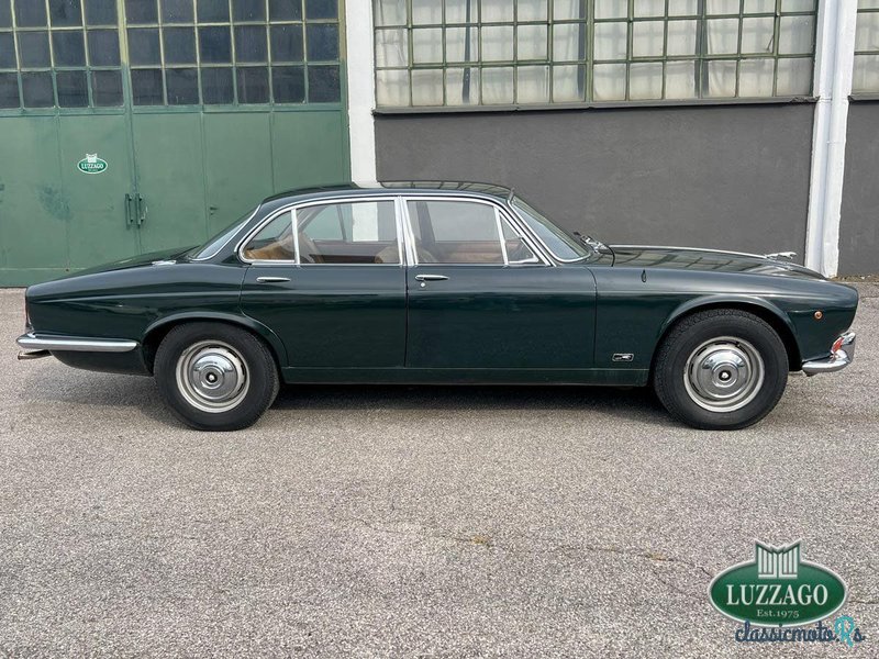 1970' Jaguar XJ photo #3