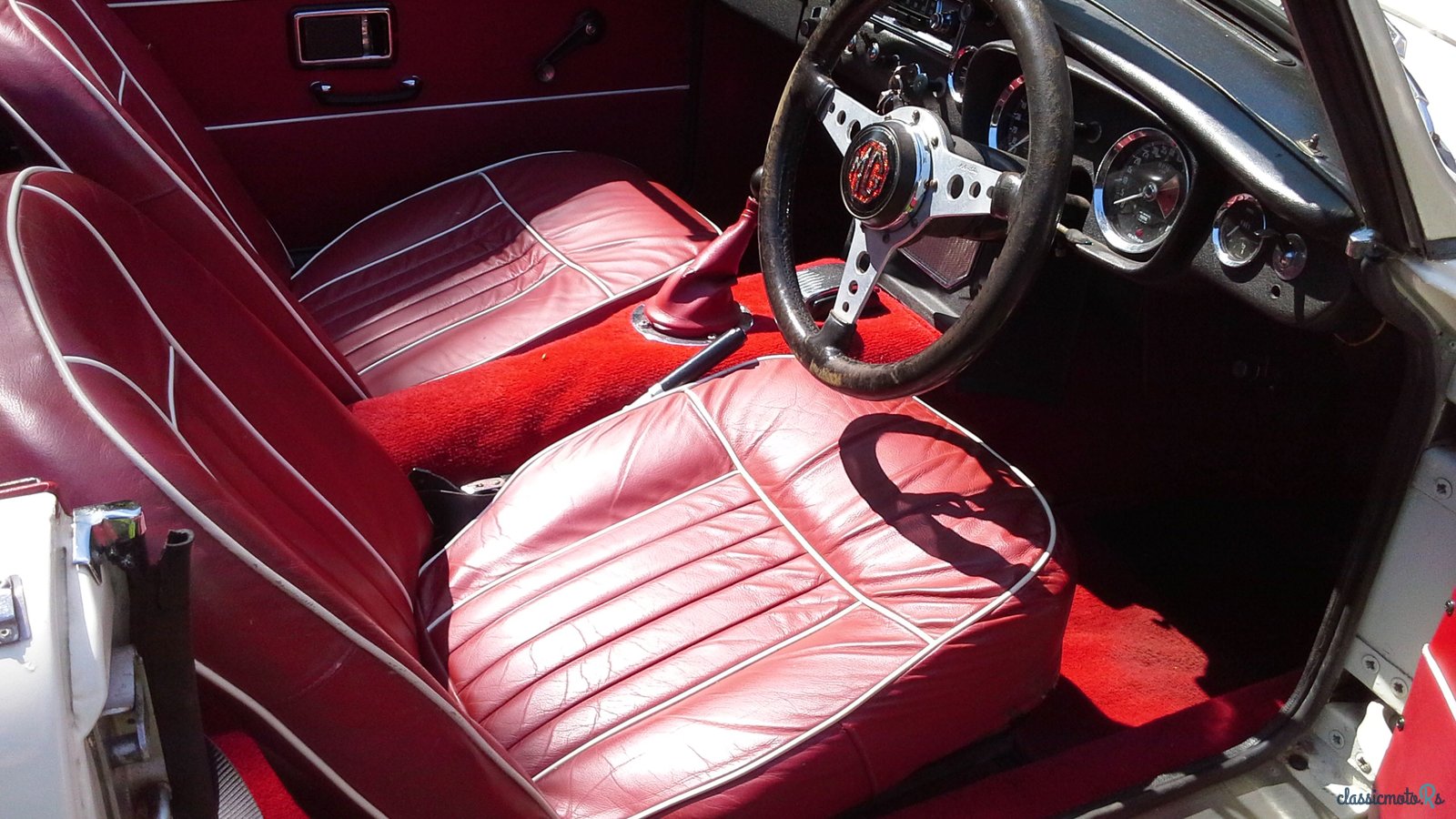 1968' MG MGC photo #6