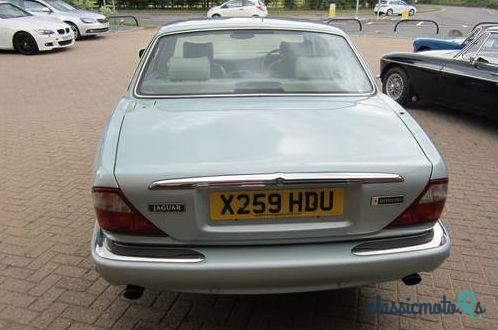 2000' Jaguar XJ8 Executive photo #3