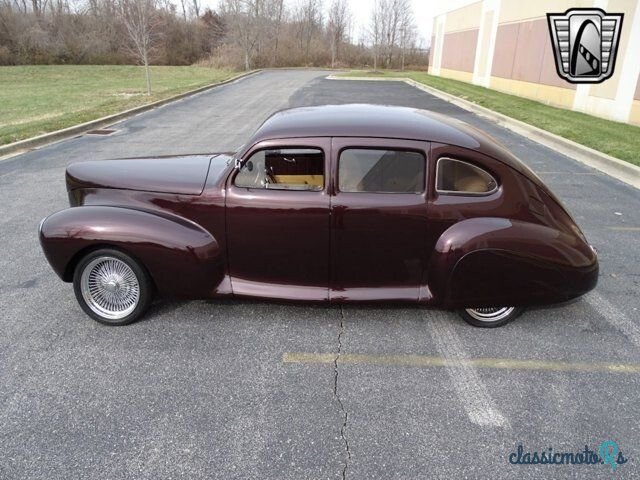 1940' Lincoln Zephyr photo #3