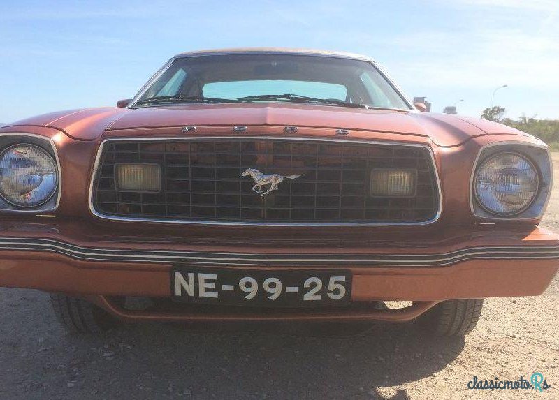 1975' Ford Mustang 2 Hardtop photo #2