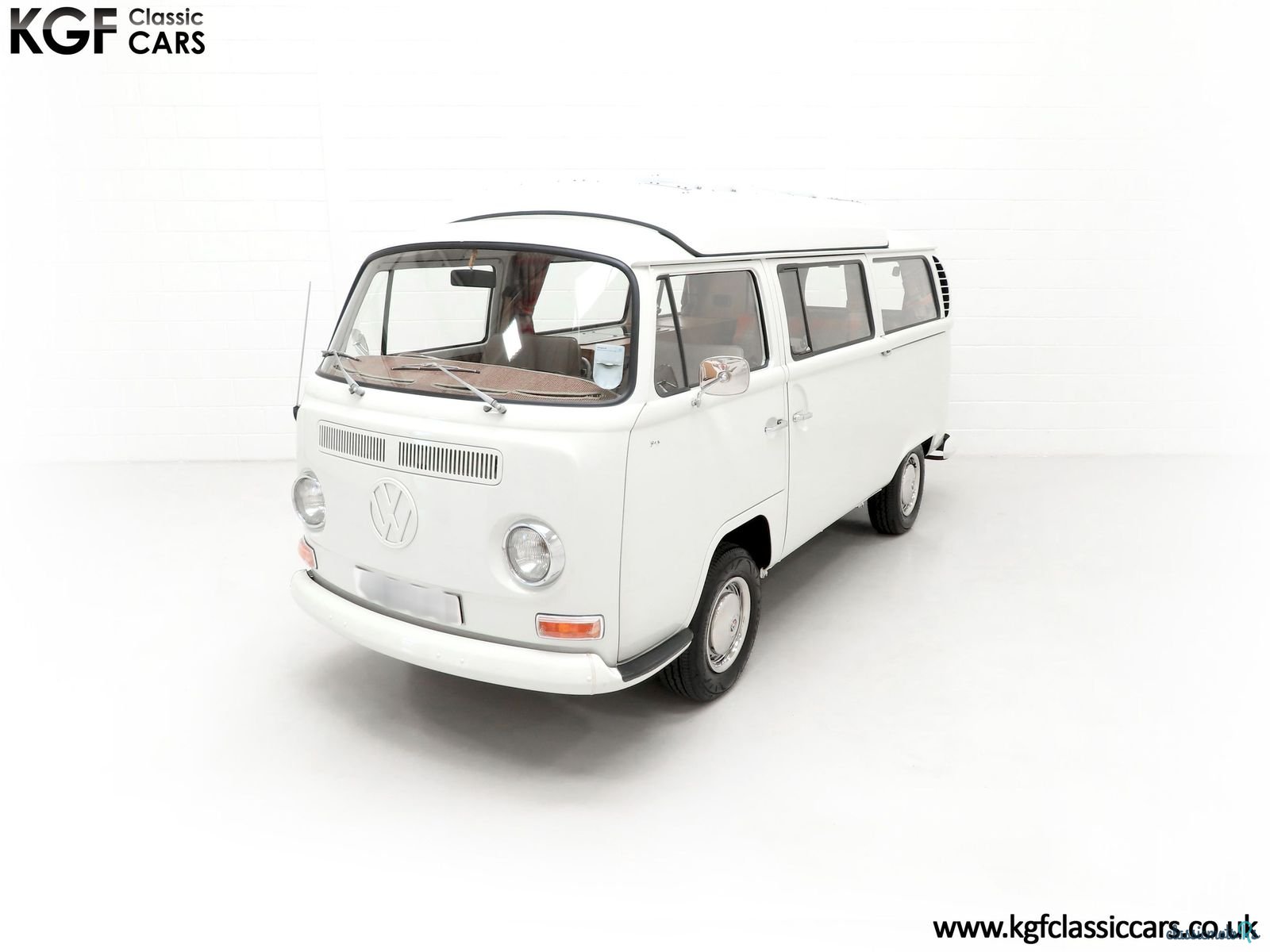 1971' Volkswagen T2 Camper photo #5