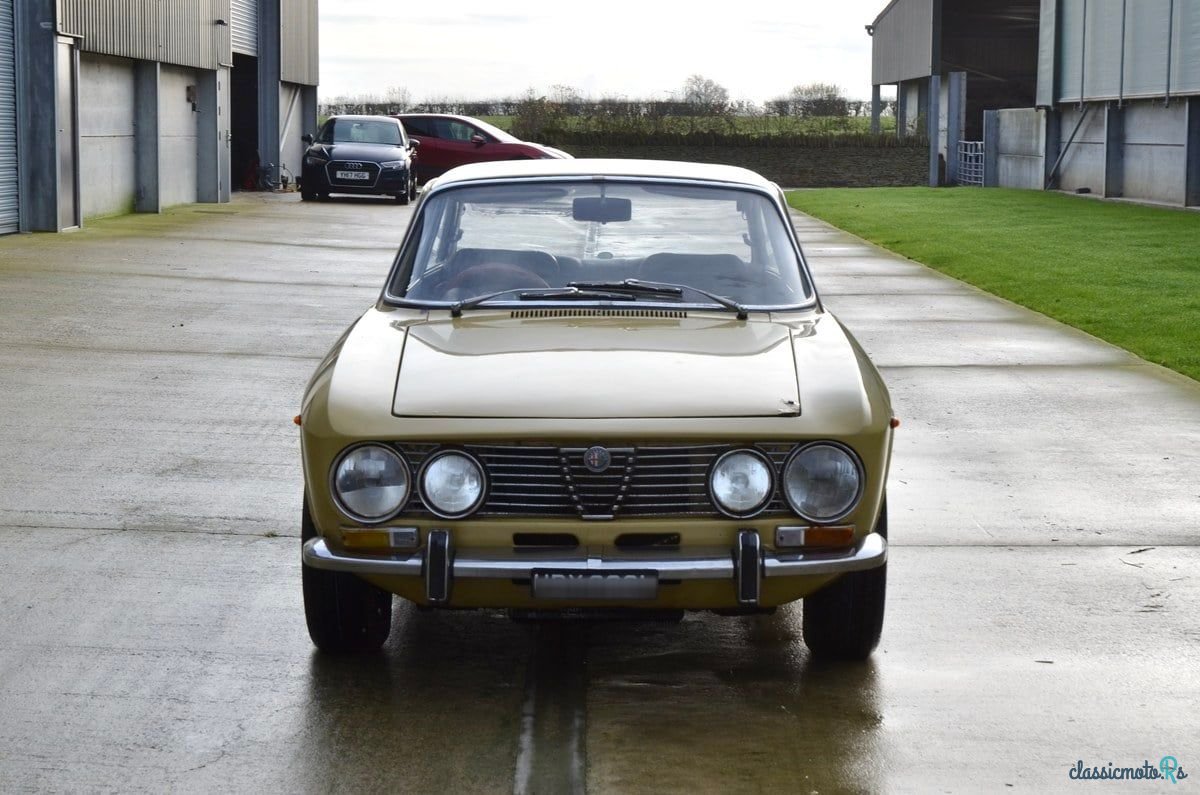 1972' Alfa Romeo 2000 photo #3