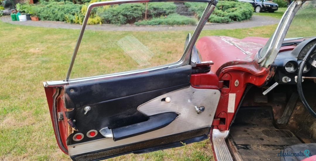 1961' Chevrolet Corvette photo #3