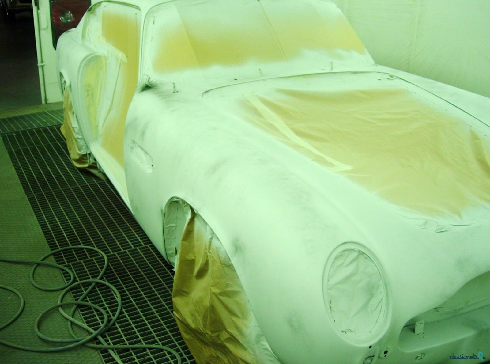 1969' Aston Martin DB6 photo #6