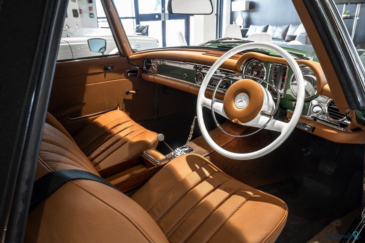 1971' Mercedes-Benz 280 photo #2