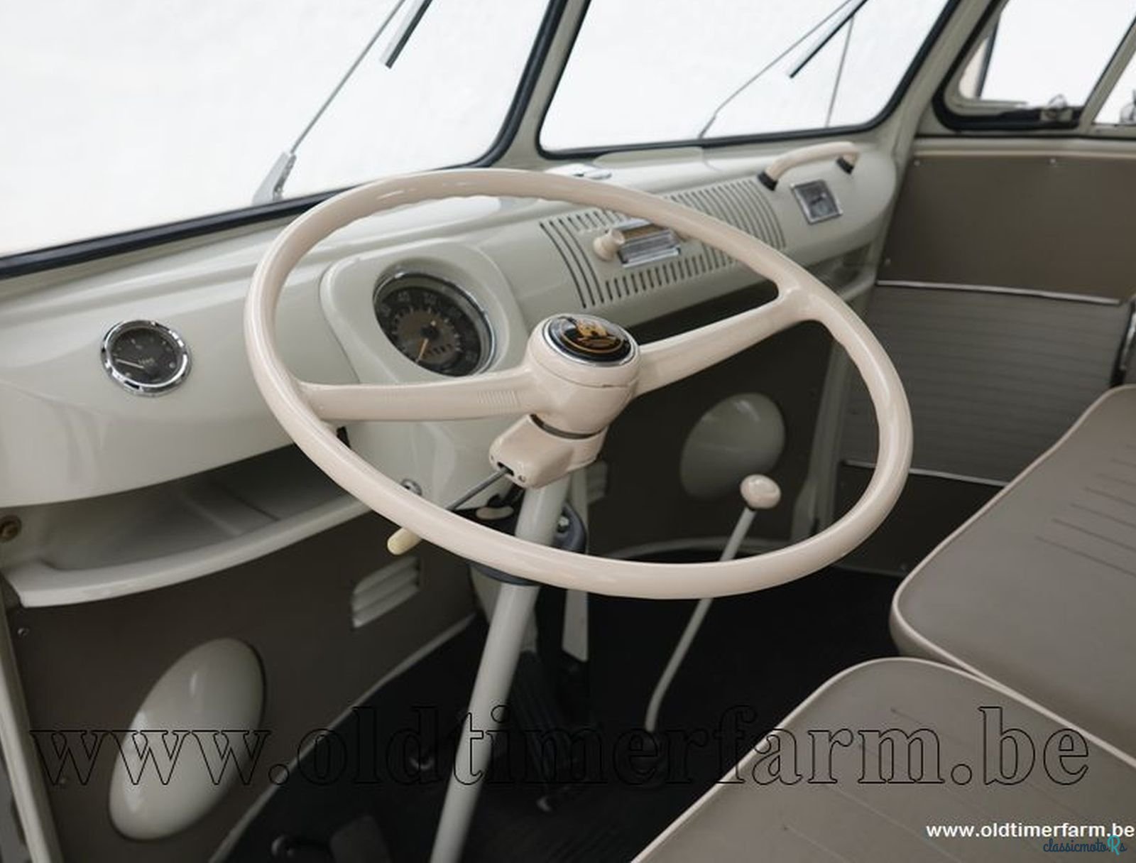 1964' Volkswagen Camper photo #6