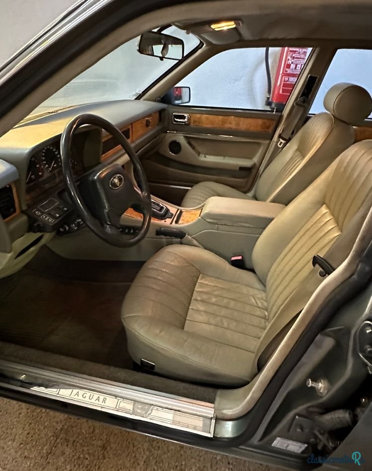 1990' Jaguar Sovereign 4.0 photo #5