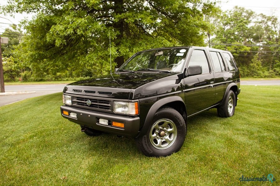 1994' Nissan Pathfinder photo #1