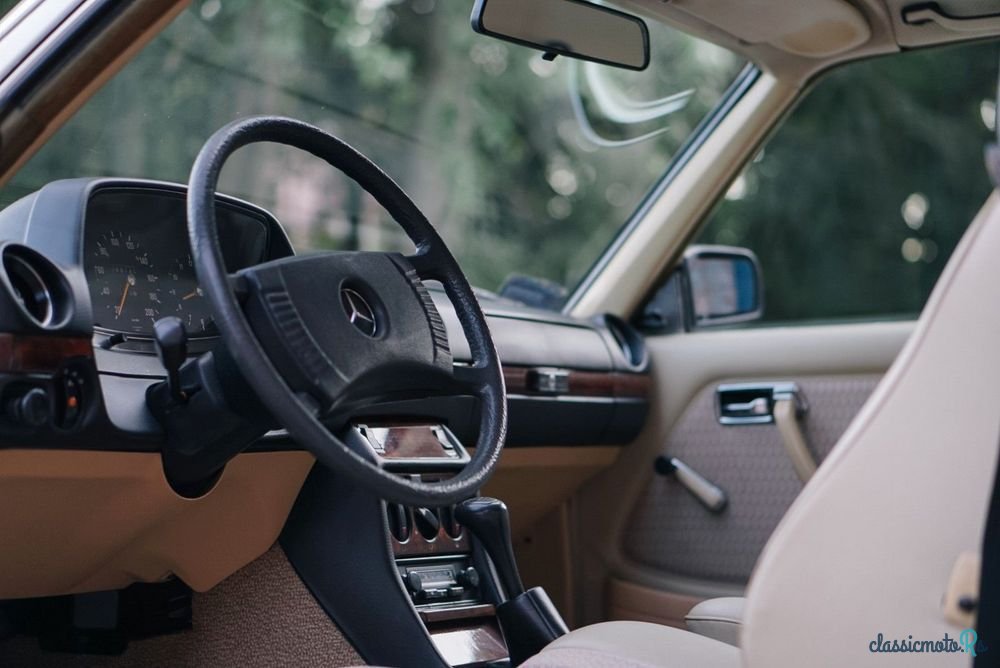 1978' Mercedes-Benz W123 photo #5