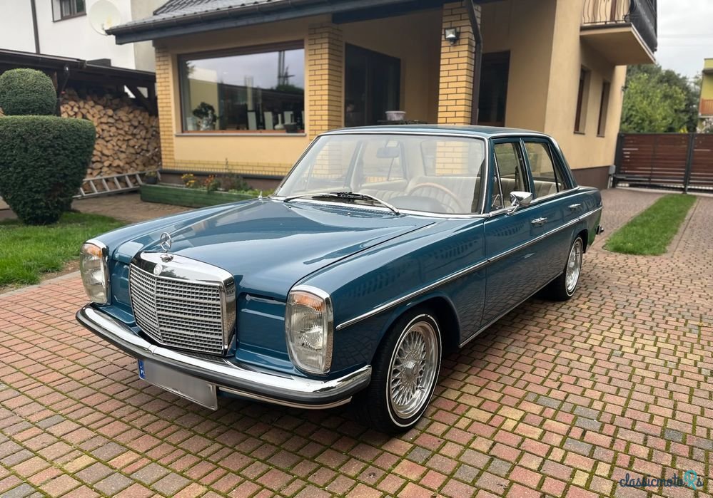 1972' Mercedes-Benz W114 photo #2