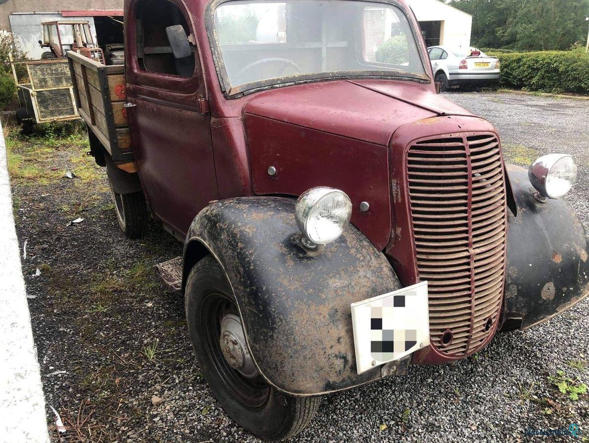 1951' Ford Pickup photo #3
