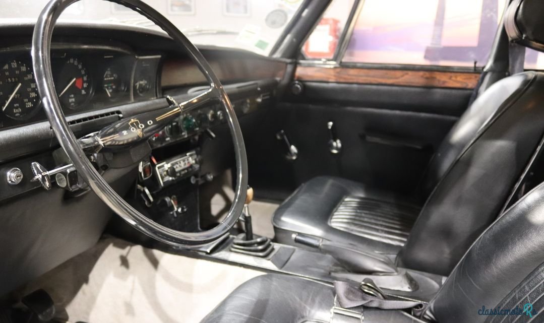 1972' Rover P6 photo #6