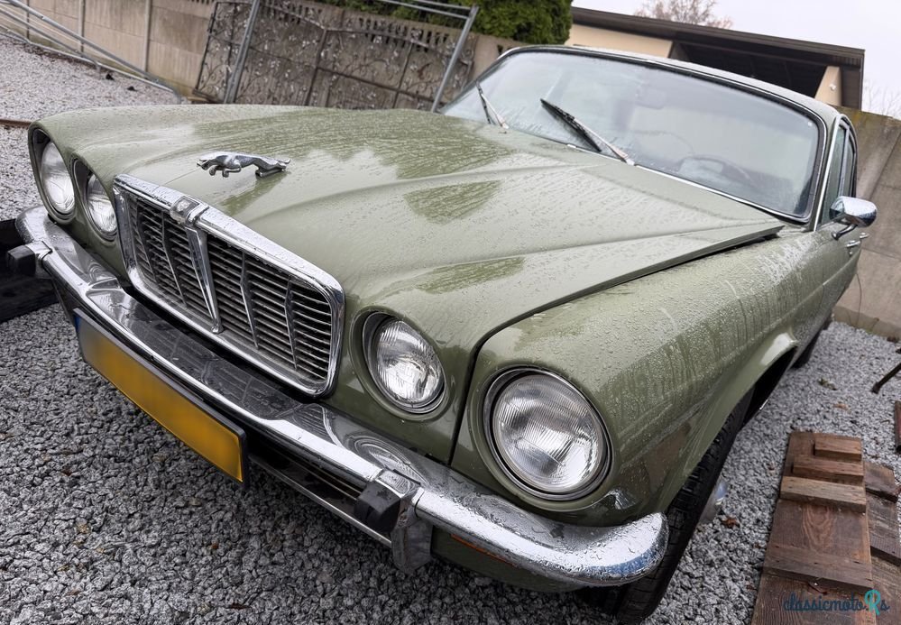 1977' Jaguar XJ photo #1
