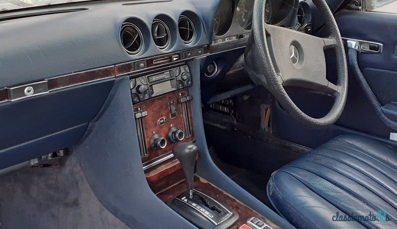 1980' Mercedes-Benz 240 photo #2