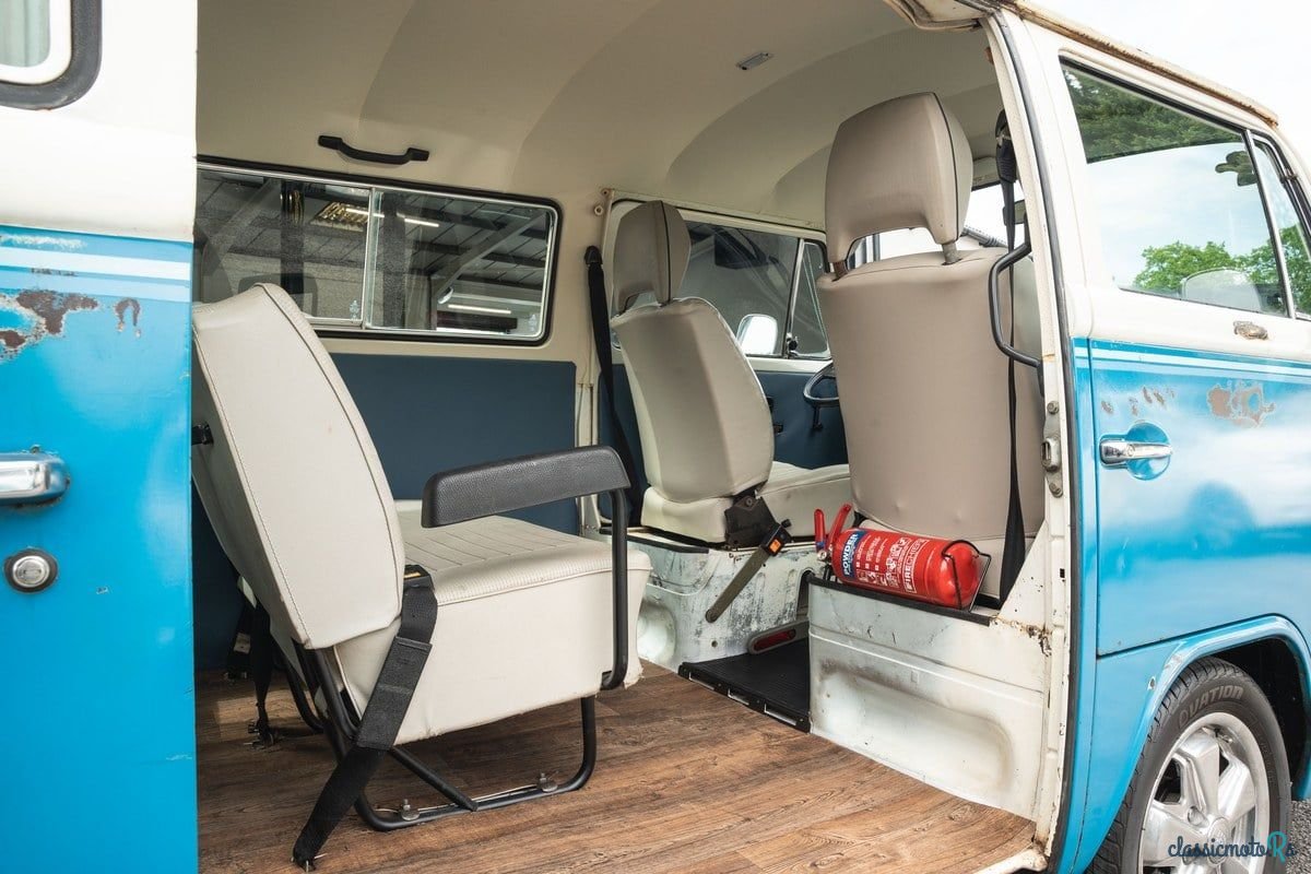 1977' Volkswagen Type 2 photo #5