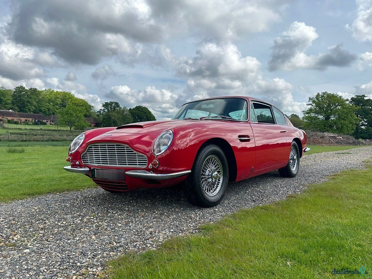 1965' Aston Martin DB6 photo #4