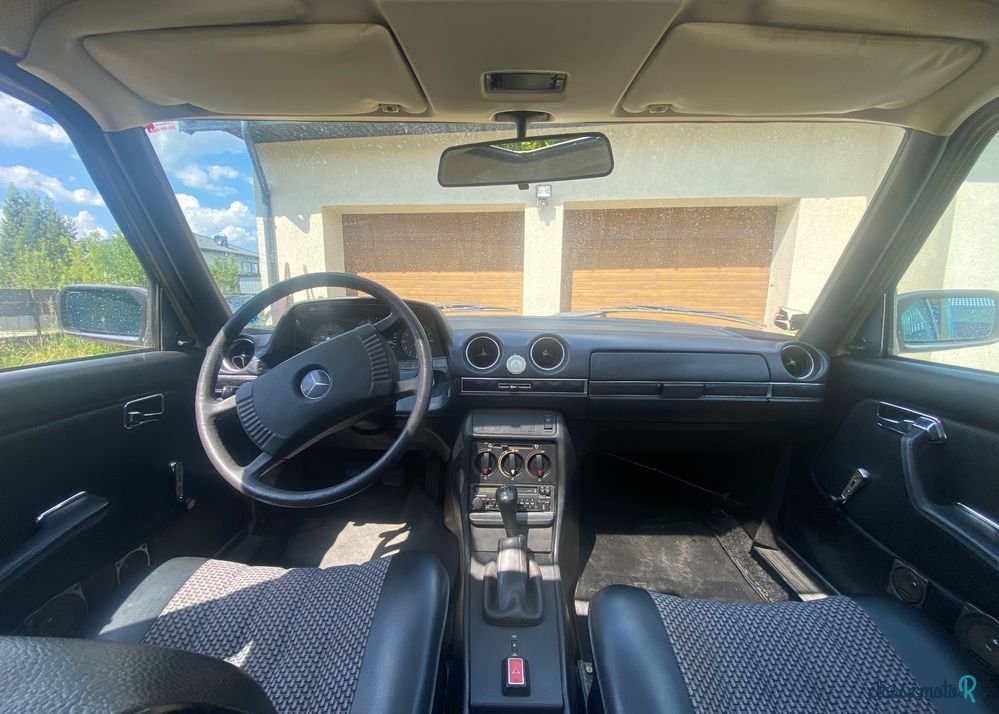 1977' Mercedes-Benz W123 photo #5