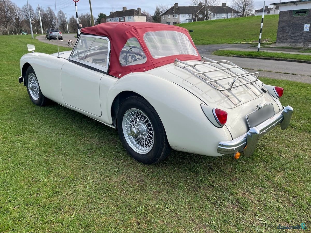 1959' MG MGA photo #5
