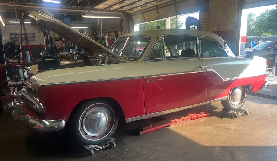 1955 Willys Aero Bermuda