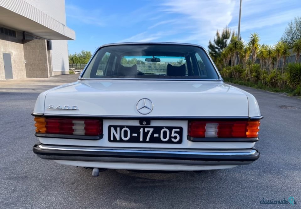 1979' Mercedes-Benz 240 photo #5