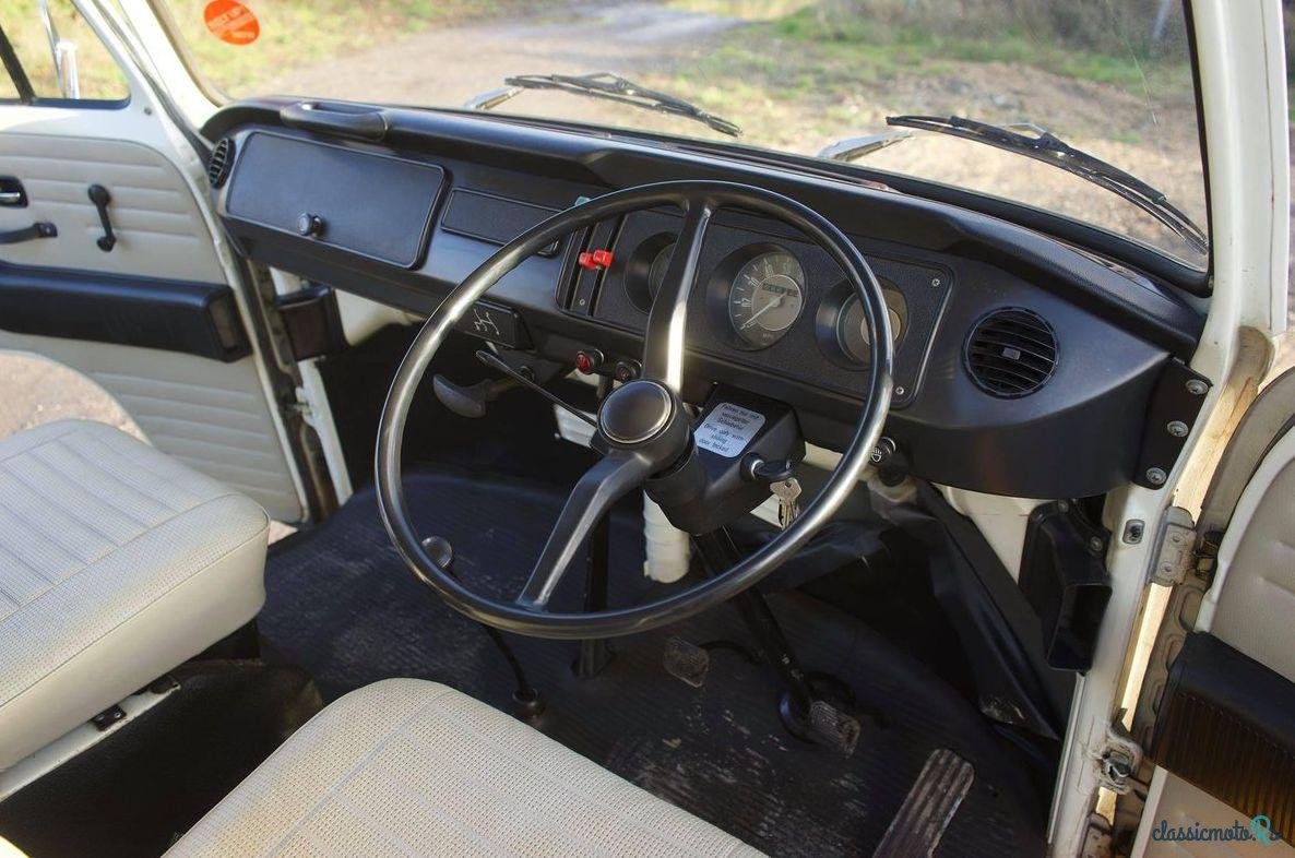 1972' Volkswagen Camper photo #3