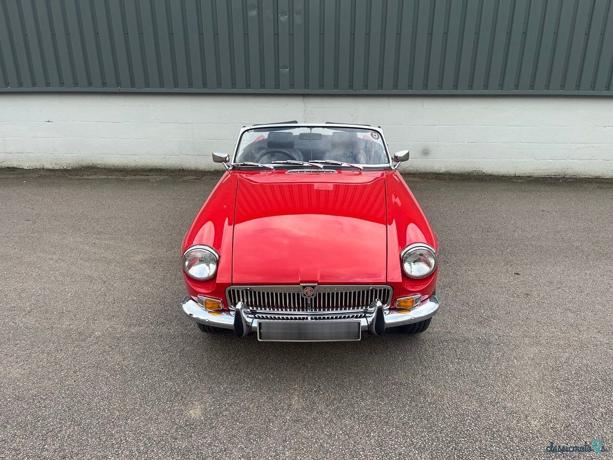 1970' MG MGB photo #3