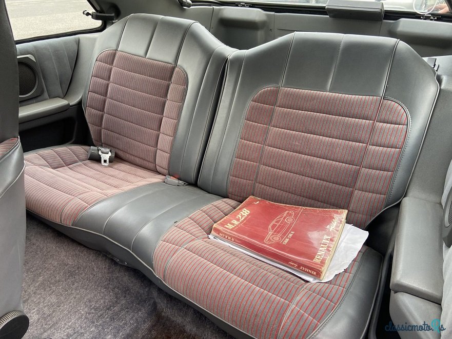 1984' Renault Fuego photo #4