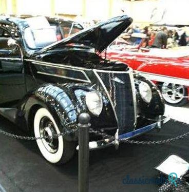 1937' Ford 2 Door Humpback photo #3