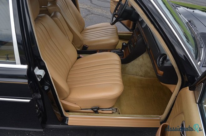 1984' Mercedes-Benz 300 photo #3