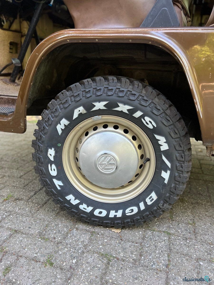 1977' Volkswagen Type 2 photo #4
