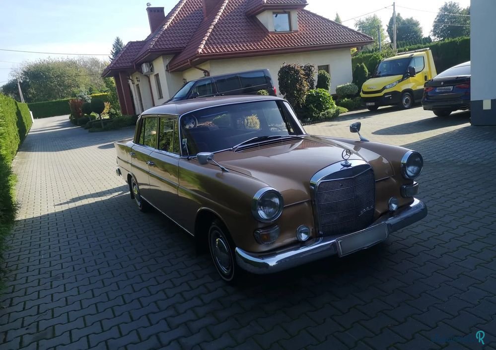 1967' Mercedes-Benz 200D W110 photo #6