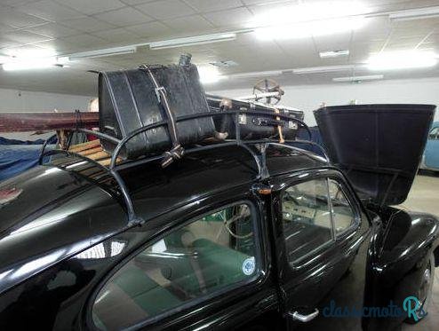 1947' Volvo Pv 444 photo #6