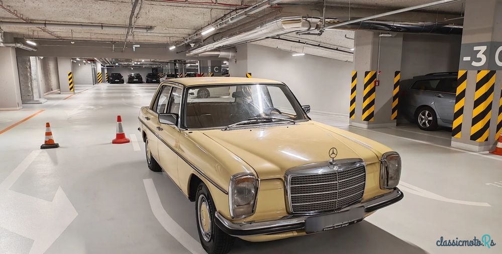 1974' Mercedes-Benz W114 photo #1