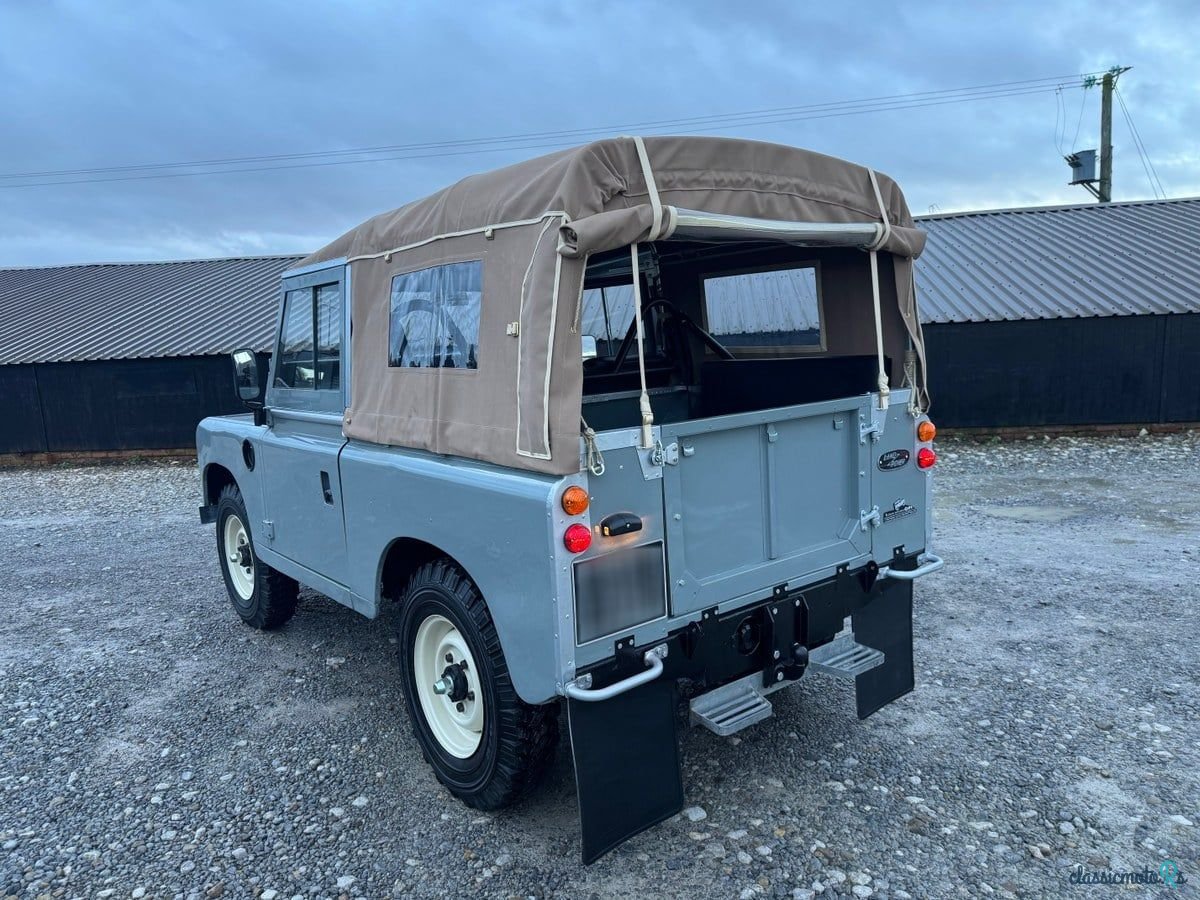 1975' Land Rover Series III photo #3