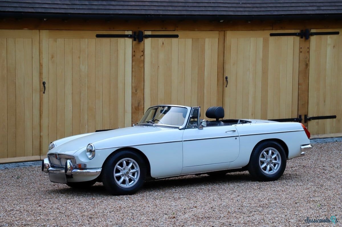 1970' MG MGB photo #1