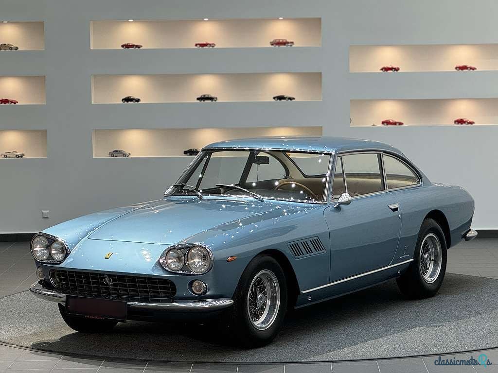 1965' Ferrari 330 GT 2+2 photo #1