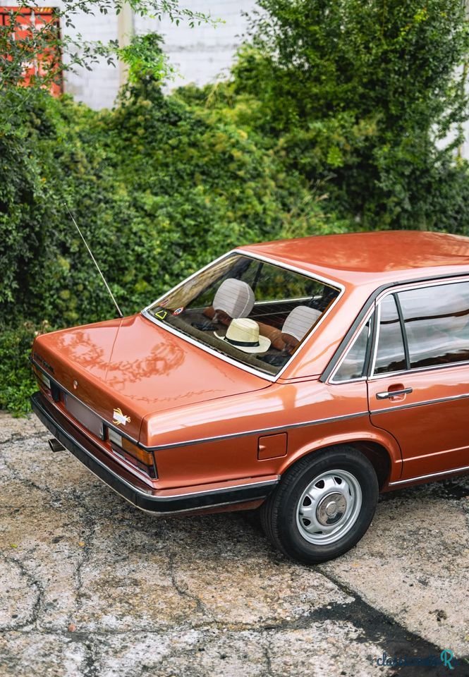 1977' Audi 100 Avant 2.1 L 5E photo #2