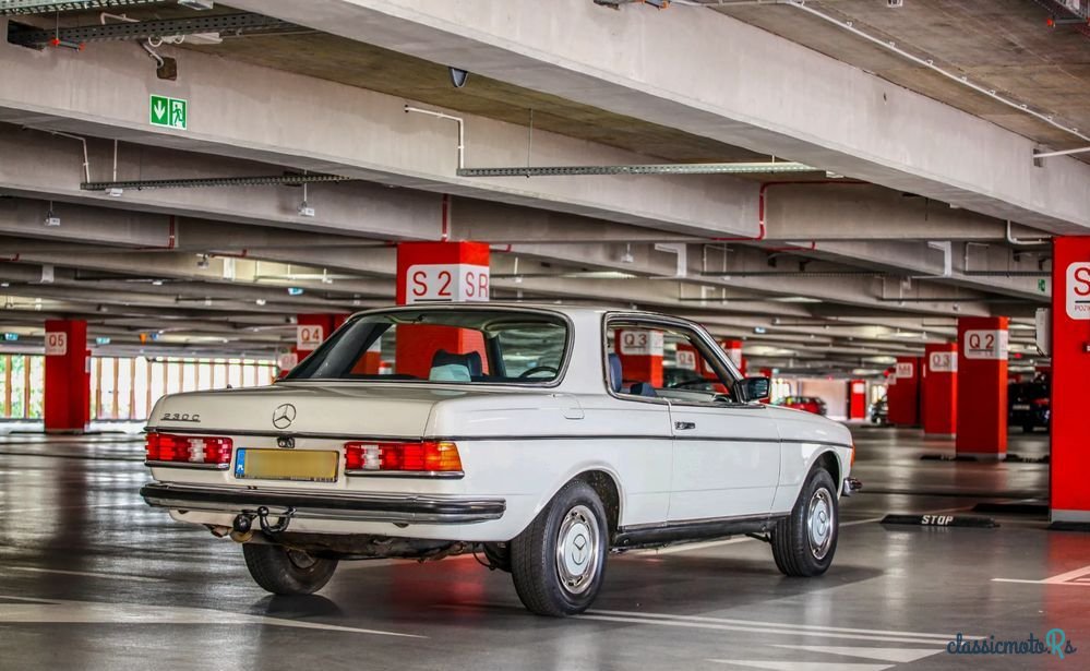 1978' Mercedes-Benz W123 photo #5