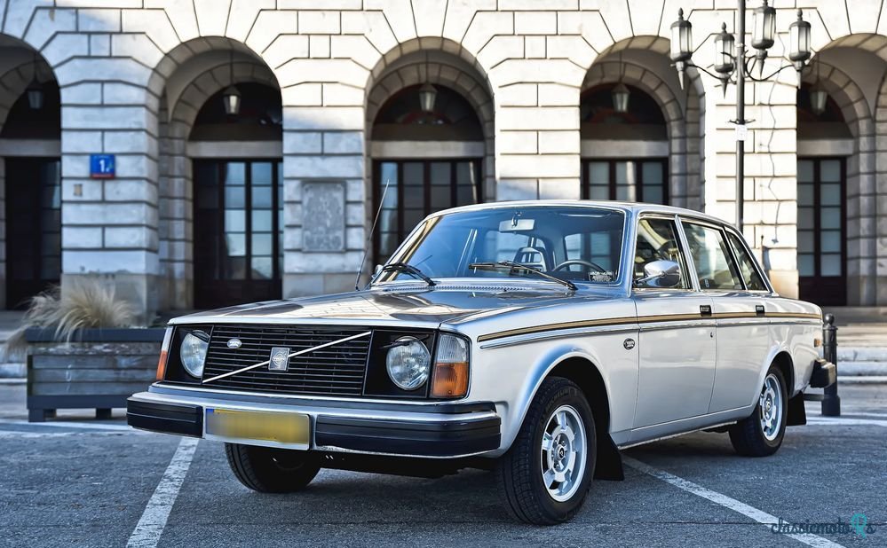 1977' Volvo Seria 200 photo #2