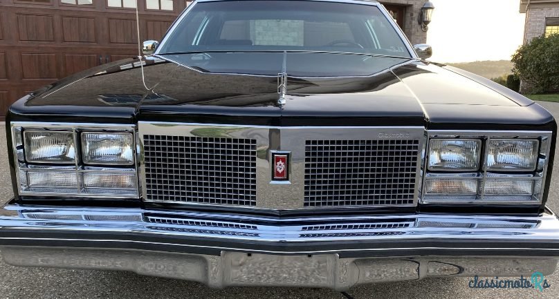 1977' Oldsmobile 98 photo #1